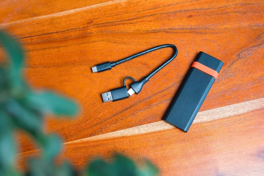 Корпус для SSD Verbatim Store 'n' Go M.2 NVMe SSD Enclosure Kit