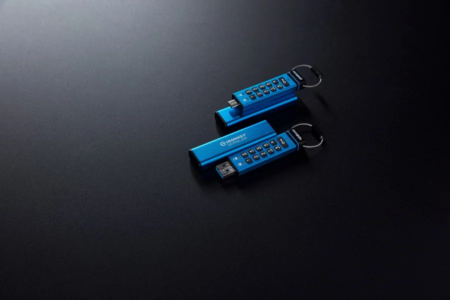 Зашифрованный USB-накопитель Kingston IronKey Keypad 200 USB-A 128 ГБ, синий