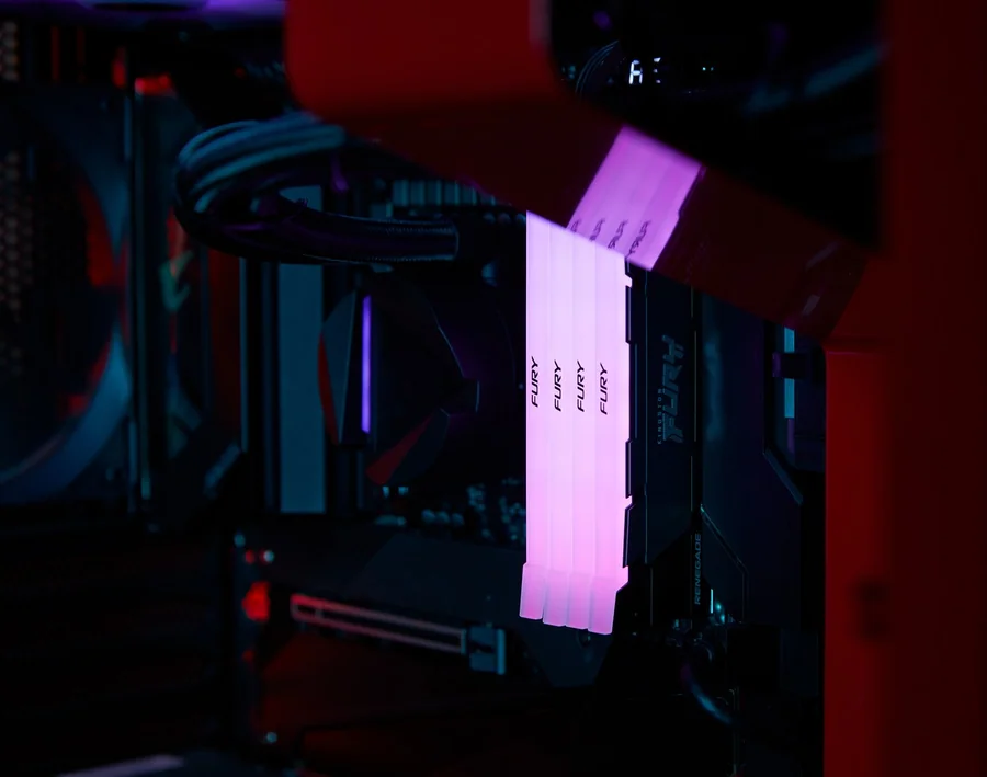 זיכרון לנייח DRAM Kingston FURY Renegade RGB DDR4 16GB Kit (2x8) 3600MHz CL16 שחור