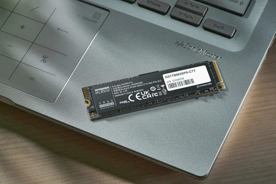 Klevv CRAS C715 512GB SSD