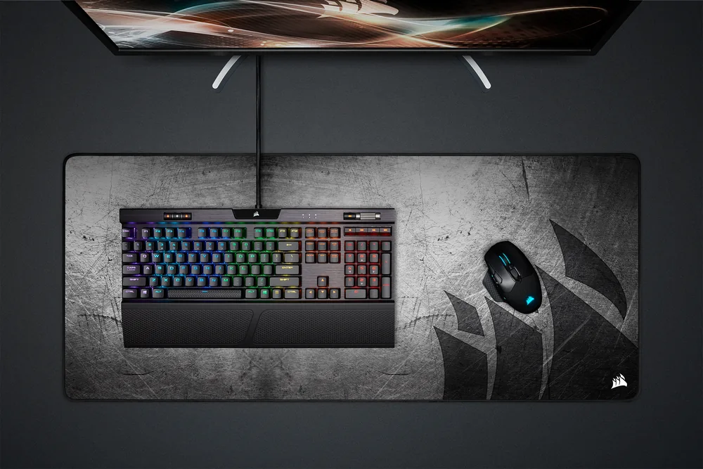 משטח עכבר Corsair MM350 PRO Premium Extended XL שחור-אפור – מבט נוסף