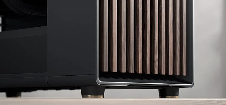 פאנל חיבורים קדמי עם USB Type-C
