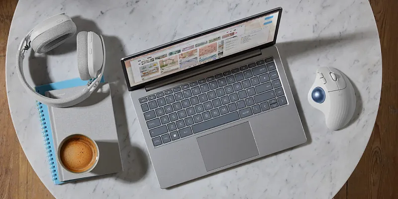 Space saving with a trackball