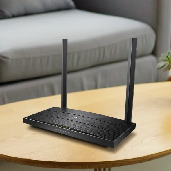נתב TP-Link Archer VR400 V3 על שולחן