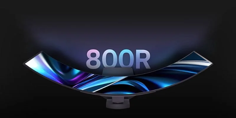 800R curve and wide field of view