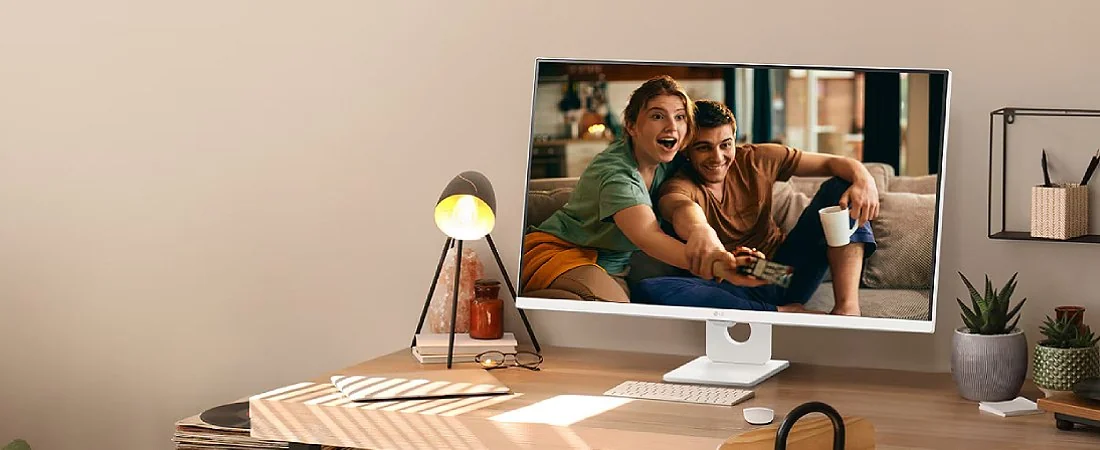 Монитор LG Smart Monitor белый, 4K