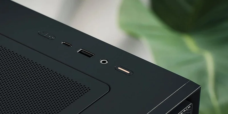 I/O interface and easy access of the Pop 2 Air