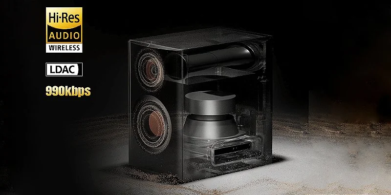 Class-D amplifiers of the white Edifier MR5