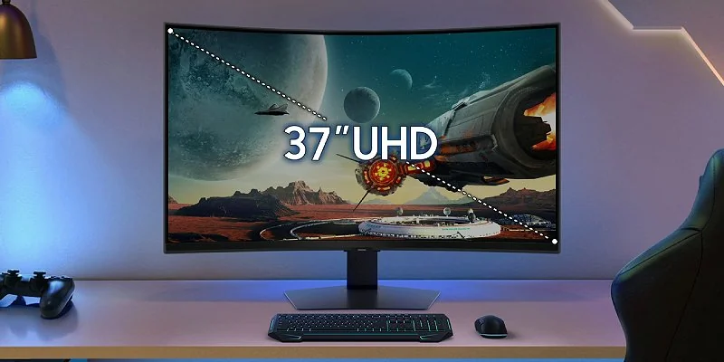 Samsung Odyssey G7 37 inch curved 4K display