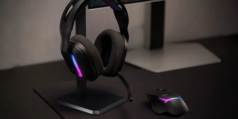 White headband design of the G522 Lightspeed