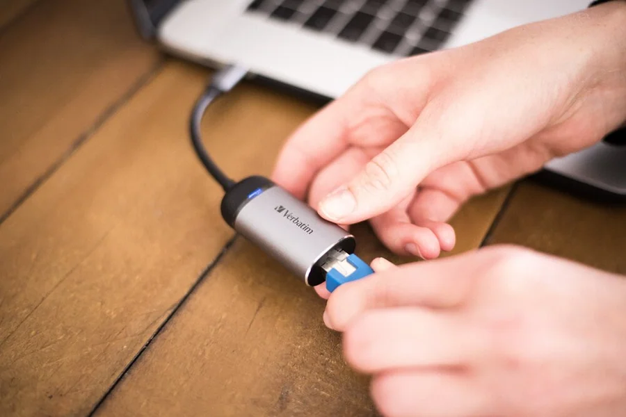 מתאם רשת Verbatim USB-C to Gigabit Ethernet Adapter